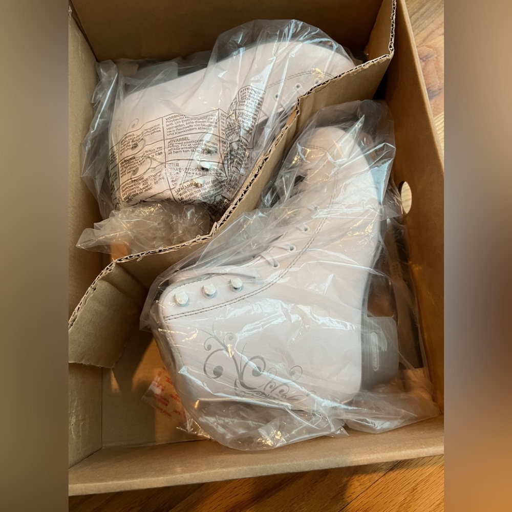 Bladderrunner ice skates.